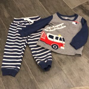 Carter’s marching set top/bottoms. EUC 12 MOs